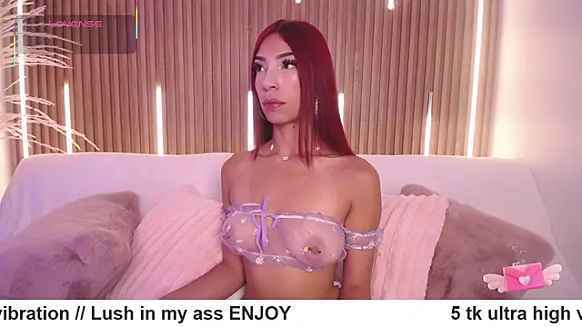 Snapshot of MylaDreams chatting on 09.17.25 MylaDreams online show from 09.17.25