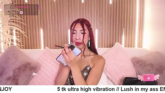 Snapshot of MylaDreams chatting on 09.18.25 MylaDreams online show from 09.18.25