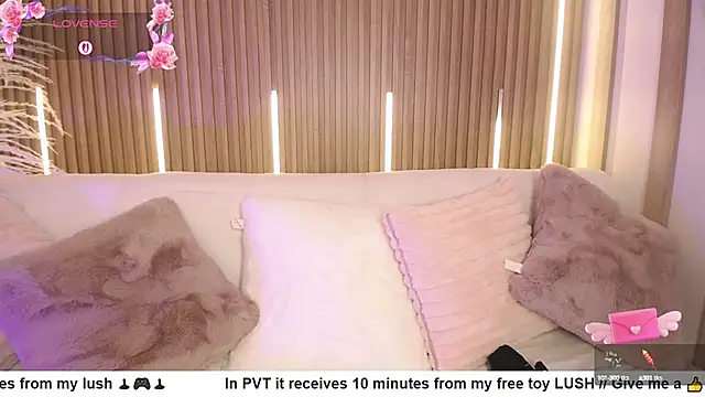 Snapshot of MylaDreams chatting on 09.20.25 MylaDreams online show from 09.20.25