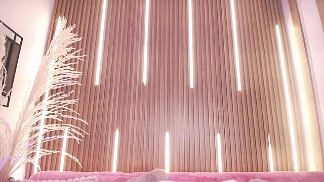 Snapshot of MylaDreams chatting on 09.28.25 MylaDreams online show from 09.28.25