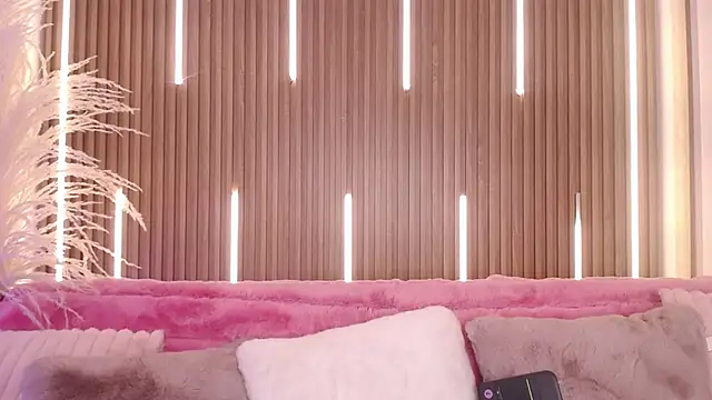 Snapshot of MylaDreams chatting on 09.30.25 MylaDreams online show from 09.30.25