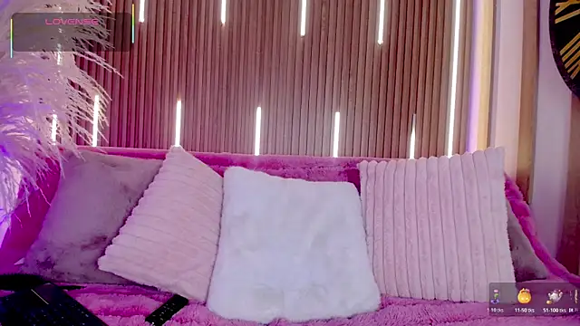 Snapshot of MylaDreams chatting on 11.12.25 MylaDreams online show from 11.12.25