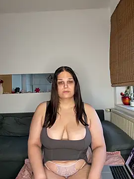 Katherine Leyla online show from 05.27.26