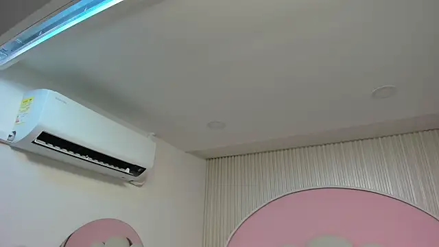 Snapshot of hinata_dolly chatting on 10.26.25 hinata dolly online show from 10.26.25