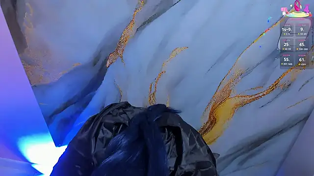 Snapshot of hinata_dolly chatting on 10.31.25 hinata dolly online show from 10.31.25