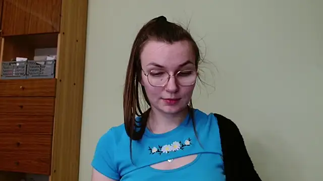 Snapshot of LooveELLYx chatting on 01.23.25 LooveELLYx online show from 01.23.25