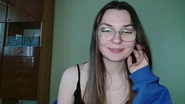 Snapshot of LooveELLYx chatting on 01.28.25 LooveELLYx online show from 01.28.25