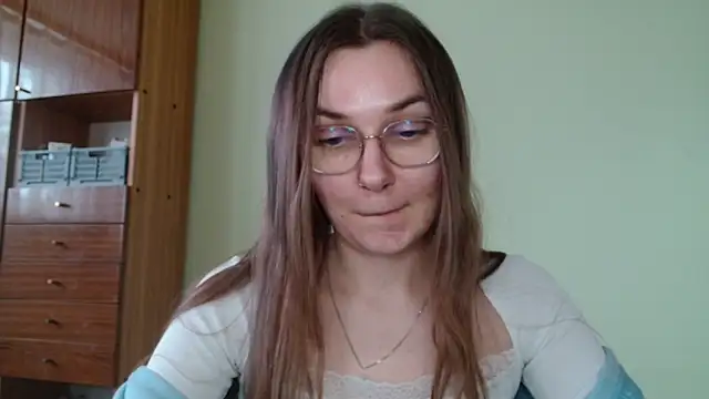 Snapshot of LooveELLYx chatting on 02.06.25 LooveELLYx online show from 02.06.25