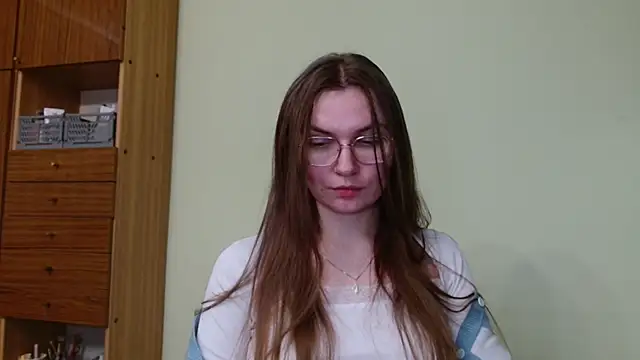 Snapshot of LooveELLYx chatting on 02.06.25 LooveELLYx online show from 02.06.25