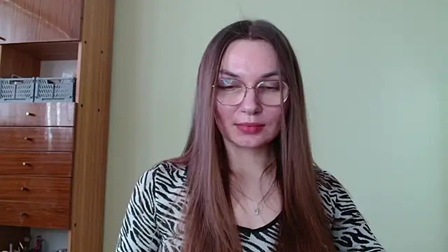 Snapshot of LooveELLYx chatting on 02.21.25 LooveELLYx online show from 02.21.25