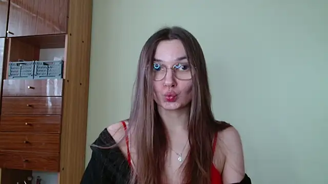 Snapshot of LooveELLYx chatting on 02.23.25 LooveELLYx online show from 02.23.25