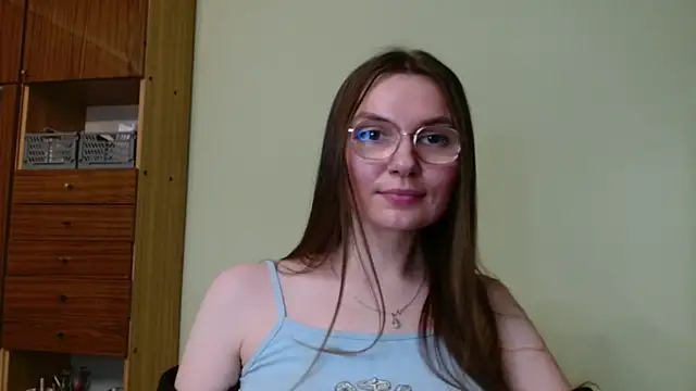 Snapshot of LooveELLYx chatting on 02.25.25 LooveELLYx online show from 02.25.25