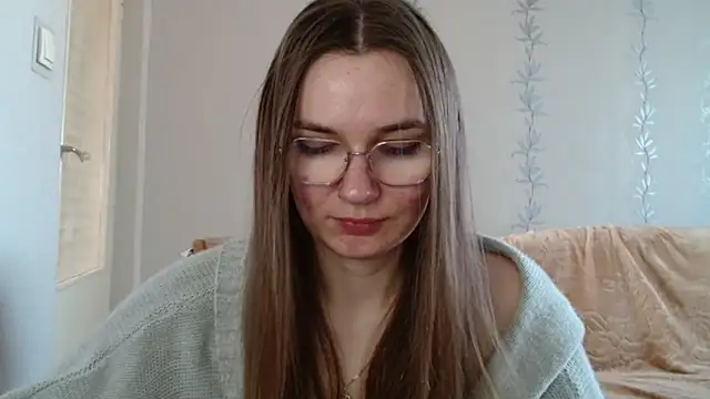 Snapshot of LooveELLYx chatting on 03.16.25 LooveELLYx online show from 03.16.25