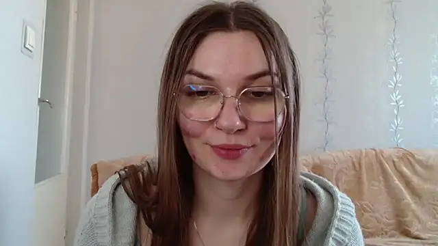 Snapshot of LooveELLYx chatting on 03.16.25 LooveELLYx online show from 03.16.25