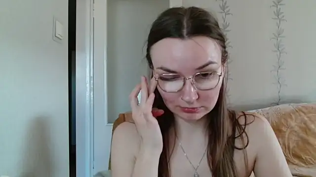 Snapshot of LooveELLYx chatting on 03.19.25 LooveELLYx online show from 03.19.25