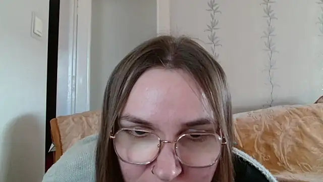 Snapshot of LooveELLYx chatting on 03.20.25 LooveELLYx online show from 03.20.25