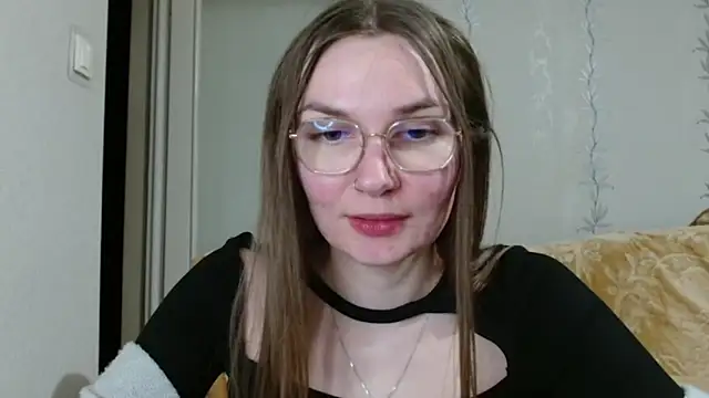 Snapshot of LooveELLYx chatting on 03.20.25 LooveELLYx online show from 03.20.25