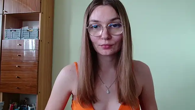 Snapshot of LooveELLYx chatting on 09.16.25 LooveELLYx online show from 09.16.25