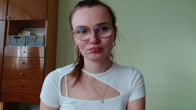 Snapshot of LooveELLYx chatting on 10.01.25 LooveELLYx online show from 10.01.25