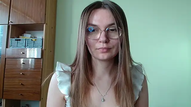 Snapshot of LooveELLYx chatting on 10.02.25 LooveELLYx online show from 10.02.25