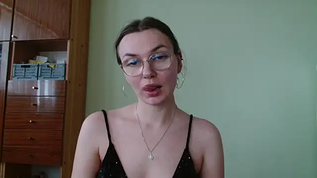 Snapshot of LooveELLYx chatting on 10.06.25 LooveELLYx online show from 10.06.25