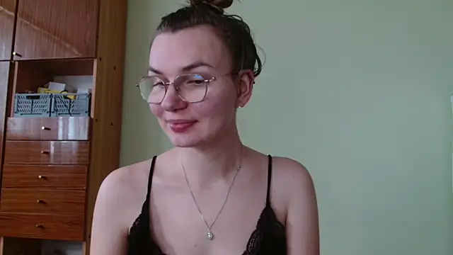 Snapshot of LooveELLYx chatting on 10.07.25 LooveELLYx online show from 10.07.25