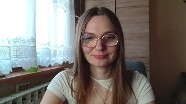 Snapshot of LooveELLYx chatting on 10.30.25 LooveELLYx online show from 10.30.25