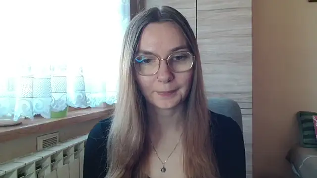 Snapshot of LooveELLYx chatting on 11.06.25 LooveELLYx online show from 11.06.25