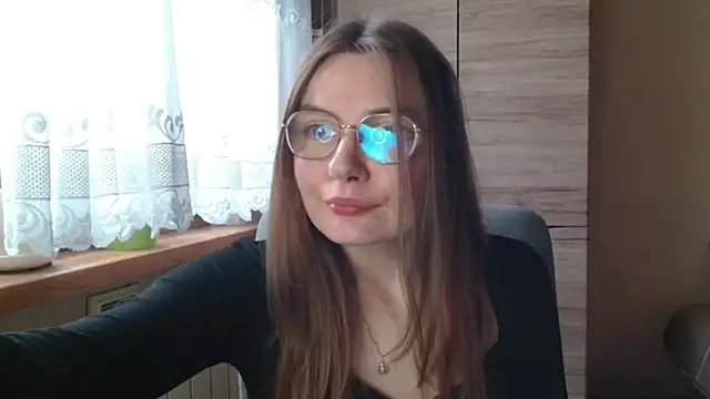 Snapshot of LooveELLYx chatting on 11.10.25 LooveELLYx online show from 11.10.25