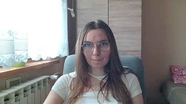 Snapshot of LooveELLYx chatting on 11.12.25 LooveELLYx online show from 11.12.25