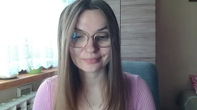 Snapshot of LooveELLYx chatting on 11.18.25 LooveELLYx online show from 11.18.25