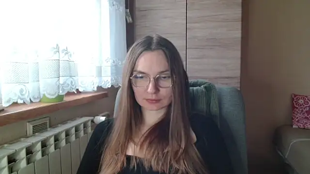 Snapshot of LooveELLYx chatting on 11.25.25 LooveELLYx online show from 11.25.25