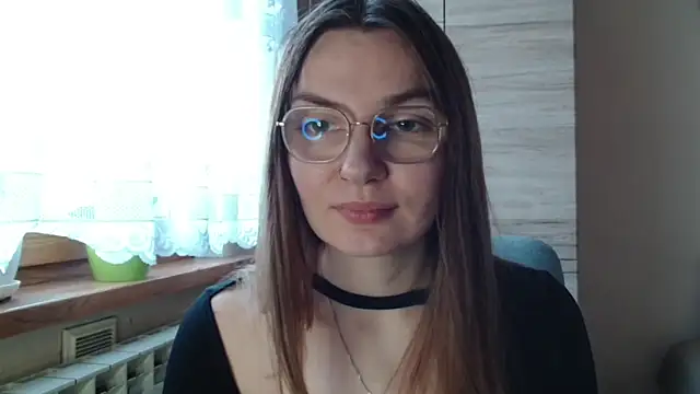 Snapshot of LooveELLYx chatting on 11.27.25 LooveELLYx online show from 11.27.25