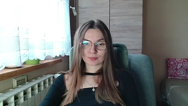 Snapshot of LooveELLYx chatting on 12.02.25 LooveELLYx online show from 12.02.25