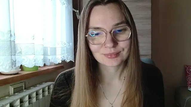 Snapshot of LooveELLYx chatting on 12.05.25 LooveELLYx online show from 12.05.25