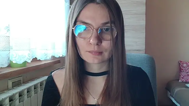 Snapshot of LooveELLYx chatting on 12.19.25 LooveELLYx online show from 12.19.25