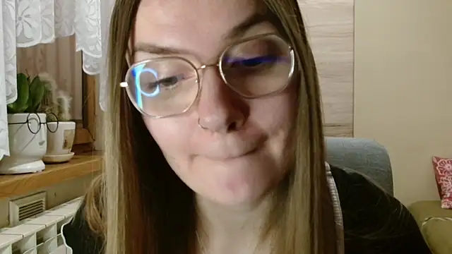 Snapshot of LooveELLYx chatting on 01.06.26 LooveELLYx online show from 01.06.26