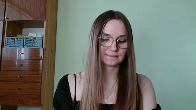 Snapshot of LooveELLYx chatting on 02.04.26 LooveELLYx online show from 02.04.26