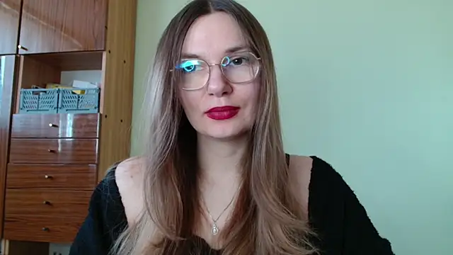 Snapshot of LooveELLYx chatting on 02.26.26 LooveELLYx online show from 02.26.26