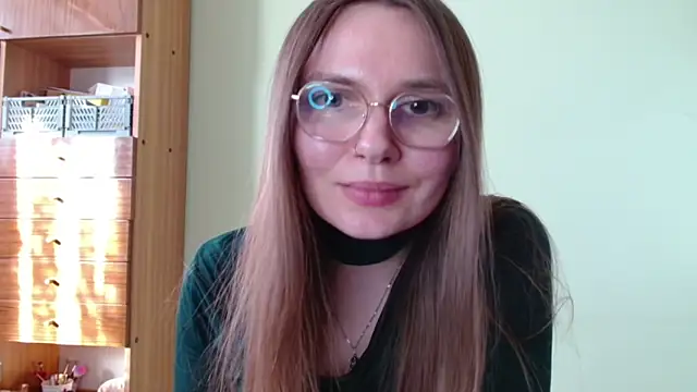 LooveELLYx online show from 03.04.26