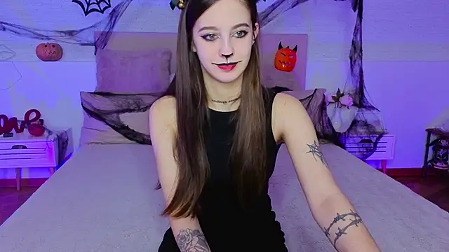 Little cherryy   online show from 10.31.25