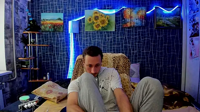 Snapshot of CuteBoy228 chatting on 11.29.25 CuteBoy228 online show from 11.29.25