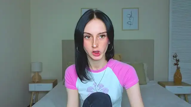 Snapshot of Little_moly999 chatting on 09.11.25 Little moly999 online show from 09.11.25