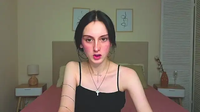 Snapshot of Little_moly999 chatting on 10.11.25 Little moly999 online show from 10.11.25