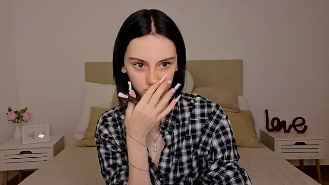 Snapshot of Little_moly999 chatting on 10.14.25 Little moly999 online show from 10.14.25