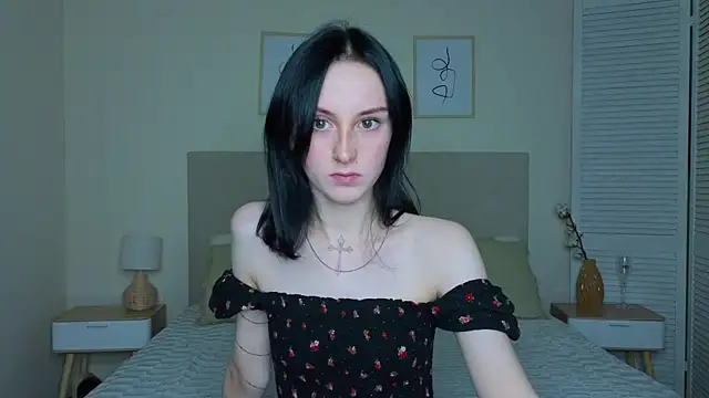 Snapshot of Little_moly999 chatting on 10.22.25 Little moly999 online show from 10.22.25