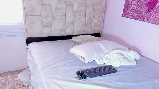 kethe love  online show from 03.04.26