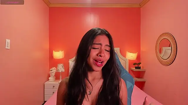 Snapshot of Sky_winter chatting on 11.16.25 Sky winter online show from 11.16.25