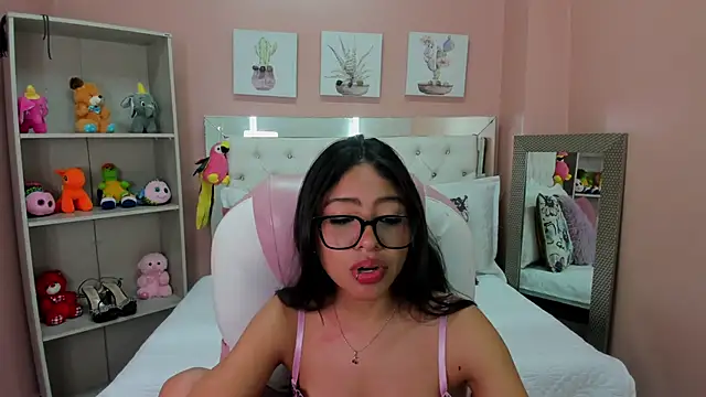 Snapshot of Sky_winter chatting on 02.13.26 Sky winter online show from 02.13.26