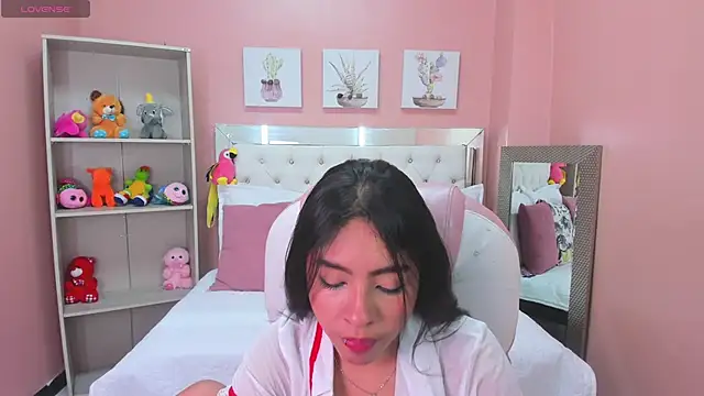 Snapshot of Sky_winter chatting on 02.26.26 Sky winter online show from 02.26.26